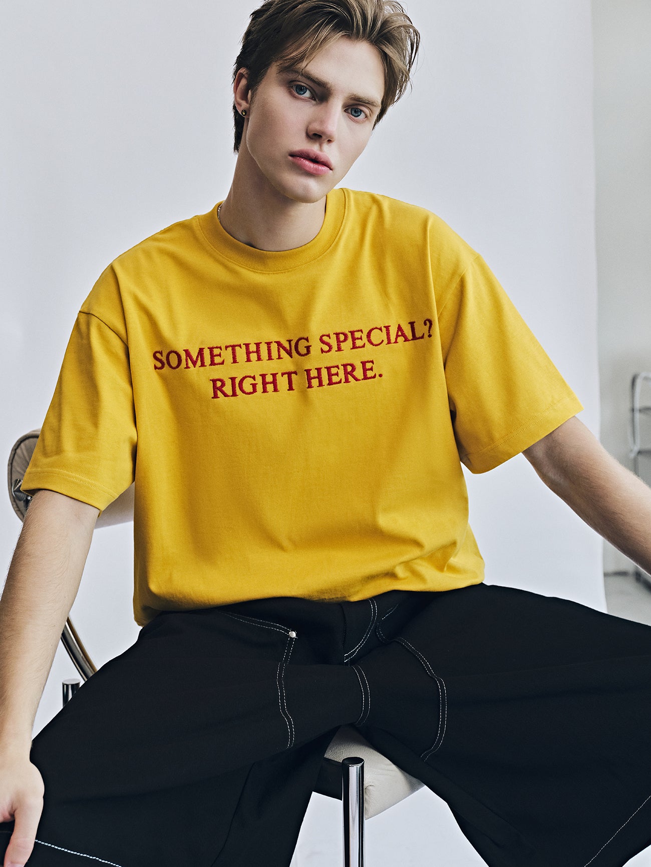 UNTITLED TEE